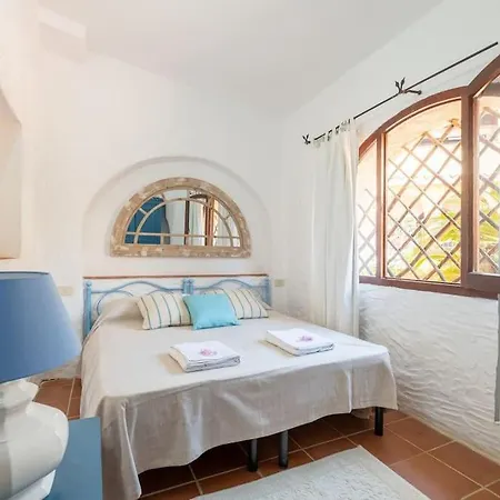 Dolce Sposa Swimming Pool And Private Beach Apartment
