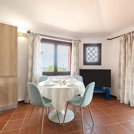 Dolce Sposa Swimming Pool And Private Beach Apartment