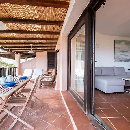 Dolce Sposa Swimming Pool And Private Beach Apartment