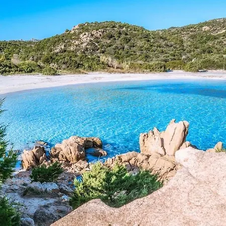 Dolce Sposa Swimming Pool And Private Beach Apartment