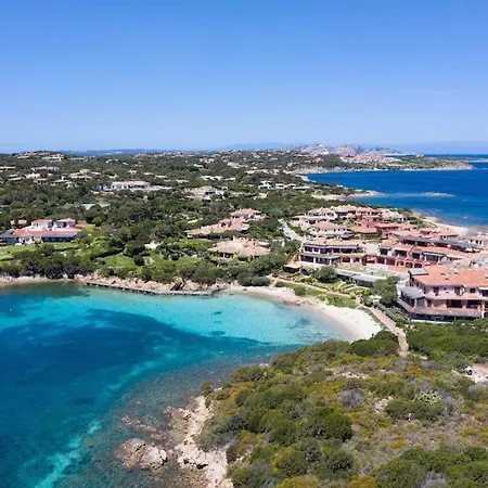 Dolce Sposa Swimming Pool And Private Beach Apartmán
